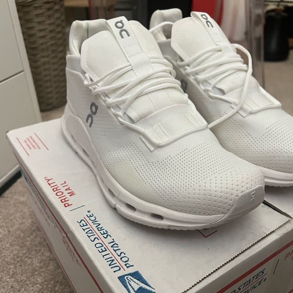 On Cloud Running Sneaker - Picture 2 of 5